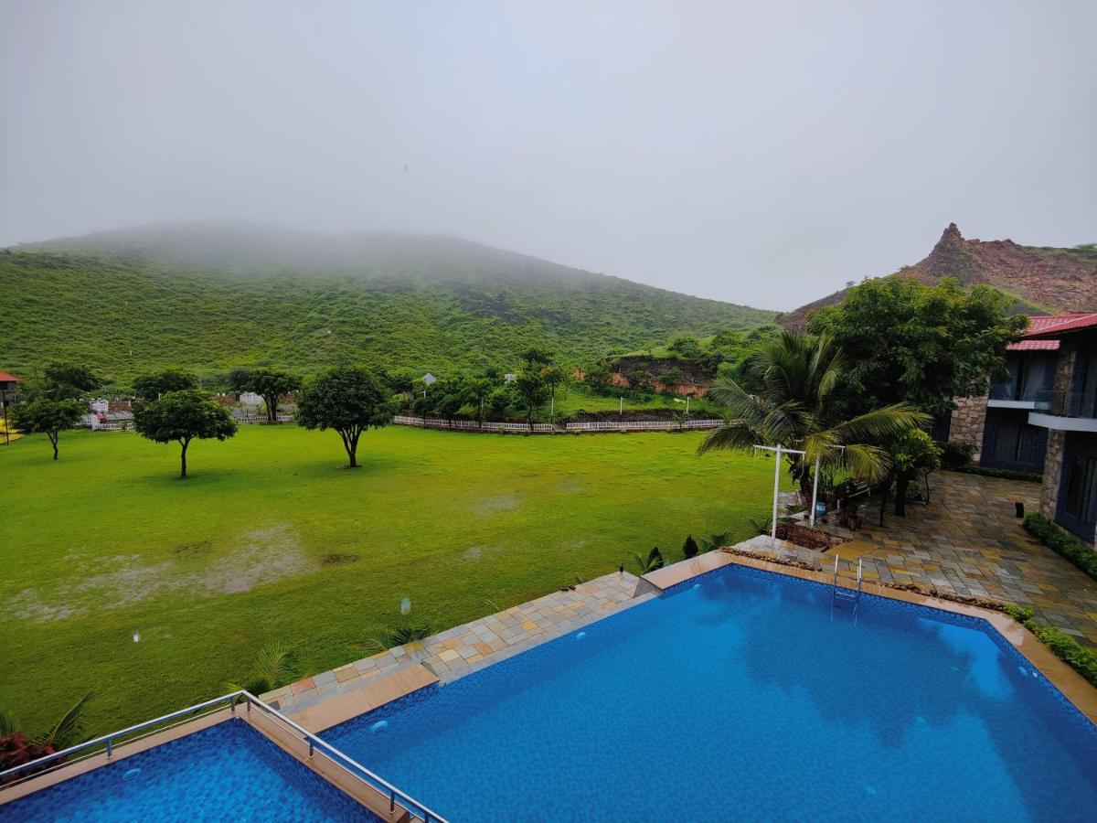 The Divine Hills Resort Nāi Eksteriør bilde