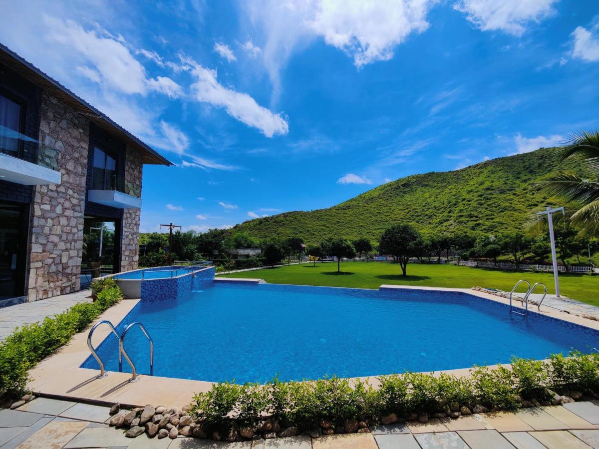The Divine Hills Resort Nāi Eksteriør bilde